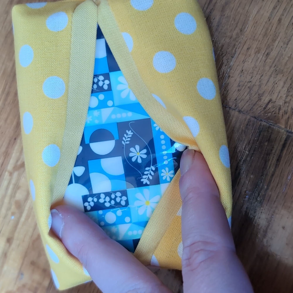 Yellow Polka Dot Pocket Tissue Holder - Picture 2 of 3